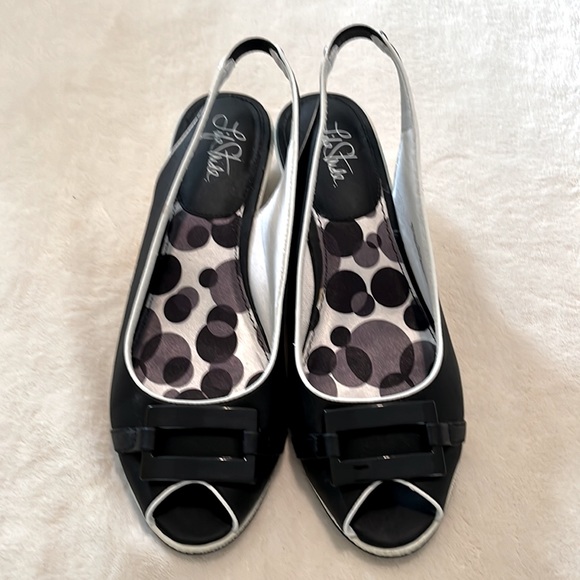 Life Stride Peep Toe Sling Back Wedges Size 9 NWOT - Picture 2 of 8